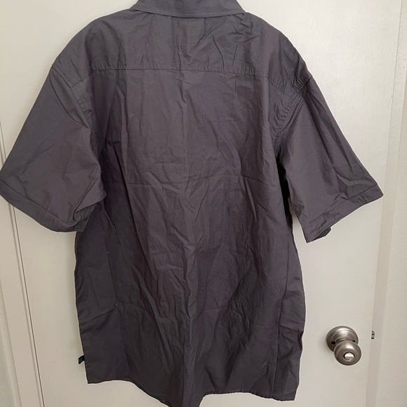 Mens button up - Picture 2 of 3